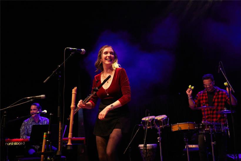 La tradition, avec Authentica, est une rivière où s’entendent les voix des peuples, des bergers celtes, des ouvriers luxembourgeois, des conteurs ou des musiciens de rue
