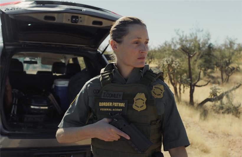 L’actrice luxembourgeoise Vicky Krieps dans le rôle de Jessica Comley: „The Wall“ est un portrait sans concession d’une jeune garde-frontière entre le Mexique et les Etats-Unis
