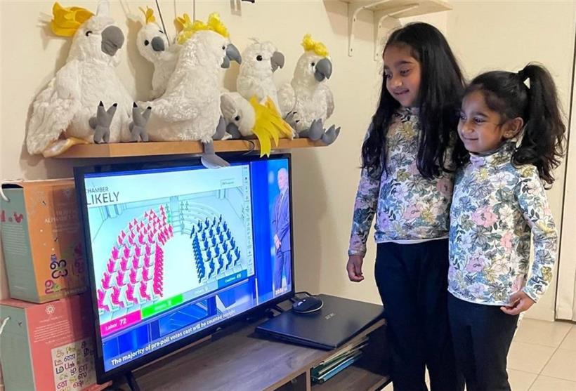 Läuft jetzt alles glatt, kann die jüngste Tochter Tharnicaa ihren fünften Geburtstag in drei Wochen wieder zu Hause feiern – es wäre ihre erste Feier in Freiheit
