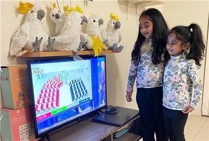 Läuft jetzt alles glatt, kann die jüngste Tochter Tharnicaa ihren fünften Geburtstag in drei Wochen wieder zu Hause feiern – es wäre ihre erste Feier in Freiheit
