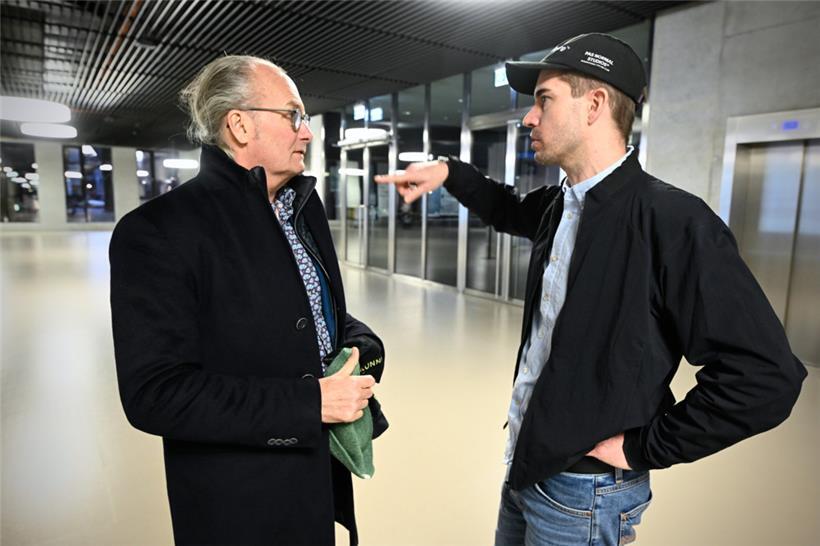 Landesplanungsminister Claude Turmes (l.) und Prof. Markus Miessen, Lehrstuhl für Stadterneuerung in Esch
