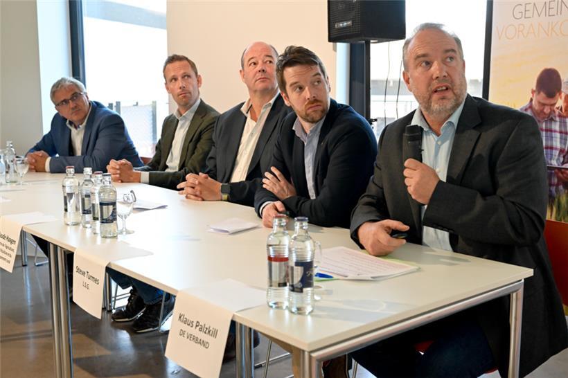 Landwirtschaftsminister Claude Haagen zog mit Vertretern des Getreidesektors von De Verband Group, Lëtzebuerger Saatbaugenossenschaft LSG, Bauerekoperativ BAKO SC und Moulins de Kleinbettingen Bilanz
