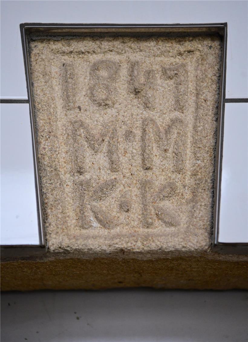 Lang ist’s her: Dieser Türstein in der Küche dürfte darauf schließen lassen, das...