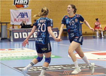 Lara Steffen schießt entscheidende Tore in der Schlussphase eines spannenden Fußballspiels