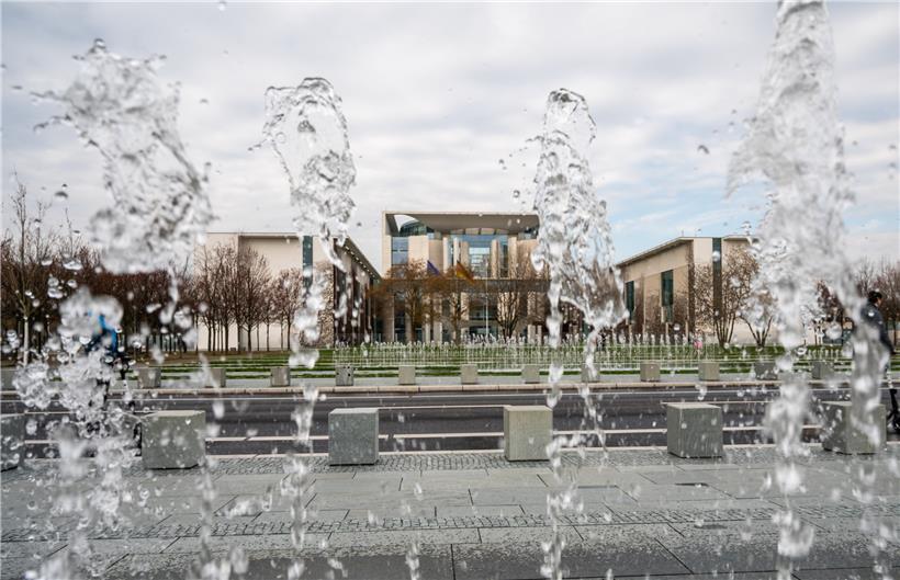 Laschet, Baerbock und Scholz wollen im Herbst ins Kanzleramt einziehen
