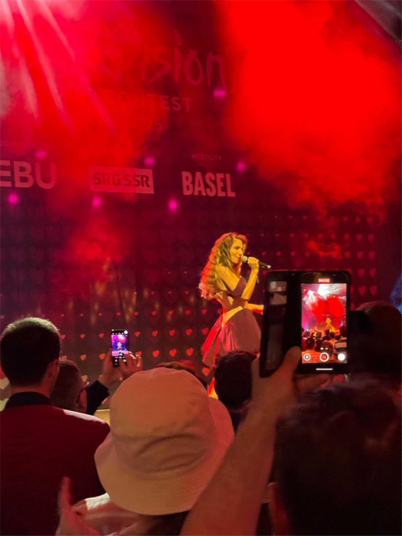 Laura Thorn bei ihrem Auftritt im EuroVillage
