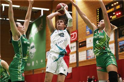 Lauren Van Kleunen (in Weiß) war mit 21 Punkten beste Scorerin des Gréngewald
