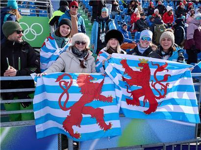 Lauren, Joyce und Mutter Peggy unterstützen Gwyneth vor Ort bei gemeinsamer Teamarbeit und Zusammenarbeit