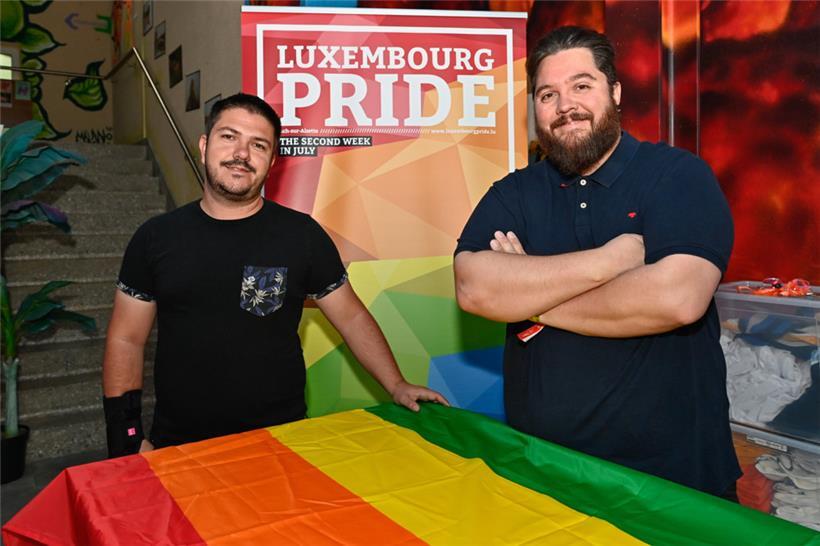 Laurent Boquet und Andy Maar setzen sich beim gemeinnützigen Verein „Rosa Lëtzebuerg“ für die Interessen und Rechte der LGBTIQ+–Community ein und sind aktuell täglich für die „Luxembourg Pride 2022“ im Einsatz
