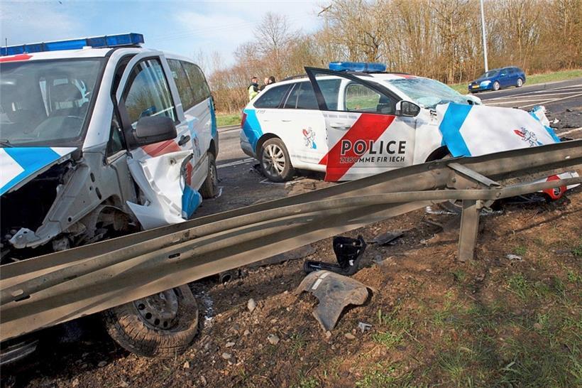 Lausdorn 2018: Bei einer Verfolgungsjagd kollidieren zwei Polizeifahrzeuge. Ein ...