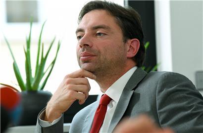 Laut ADR-Politiker Fred Keup solle man gendergerechte Sprache auch in Luxemburg verbieten
