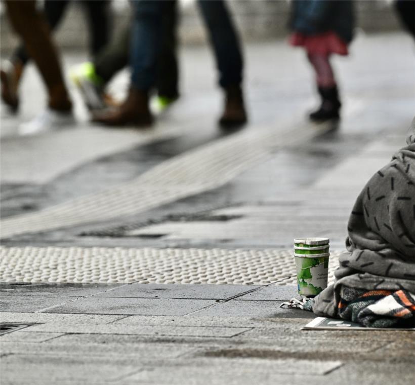 Laut Artikel 42 der hauptstädtischen Polizeiverordnung darf an einigen Orten und zu bestimmten Uhrzeiten in Luxemburg-Stadt nicht mehr gebettelt werden
