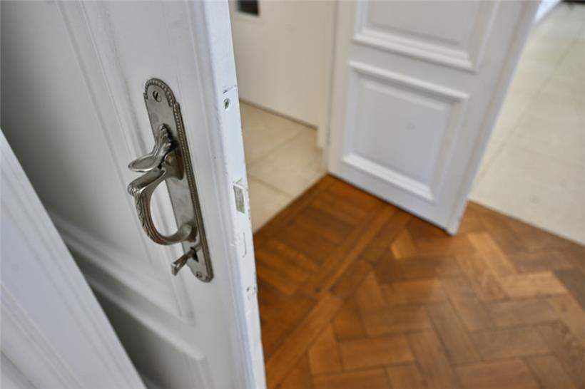 Laut Institut für Schutz des nationalen architektonischen Erbes mussten Details ...