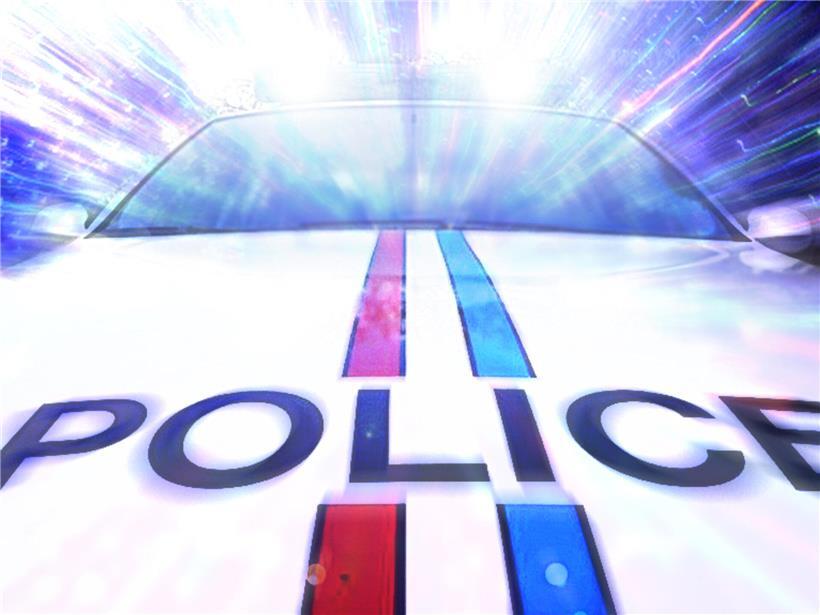 Mann am Steuer eines Autos unter Alkoholeinfluss laut Polizeiangaben bei Verkehrskontrolle