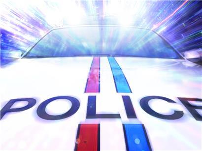 Mann am Steuer eines Autos unter Alkoholeinfluss laut Polizeiangaben bei Verkehrskontrolle