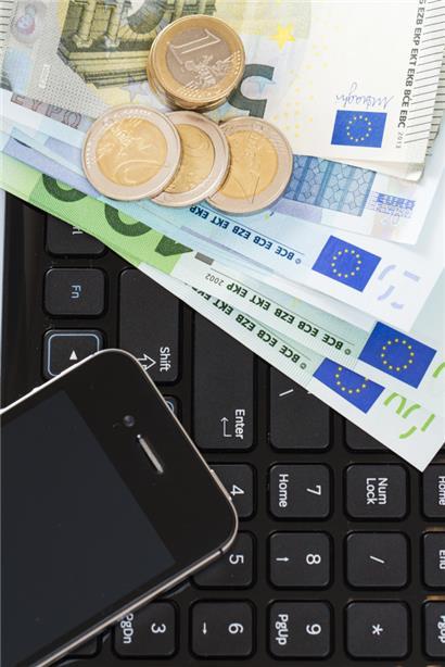 Laut Solidaritätspakt hat jeder Arbeitnehmer am 1. April 2022 eine Lohnerhöhung von 2,5 Prozent erhalten
