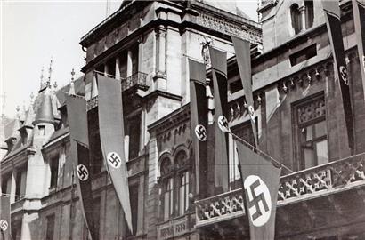 Le Luxembourg sous l’occupation nazie 1940-1944: la croix gammée flotte sur le palais grand-ducal
