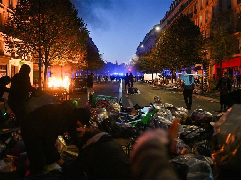 Le boulevard Voltaire à Paris dimanche dernier: la France redoute une répétition des événements du week-end passé