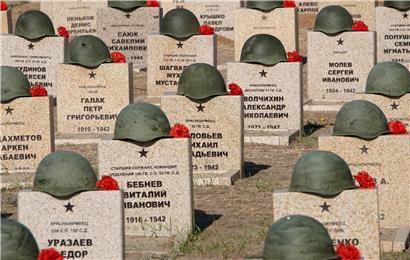 Le cimetière des soldats soviétiques à Volgograd 
