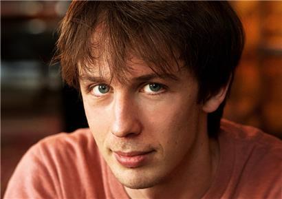 Le jeune romancier Antoine Pohu …
