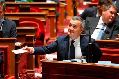 Le ministre de l’Intérieur Gérald Darmanin ne croit pas que le recours au 49-3 s’impose afin de mener la réforme sur l’immigration à bien
