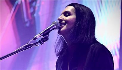 Le nouveau look de Brian Molko divisera autant que la setlist à la Rockhal
