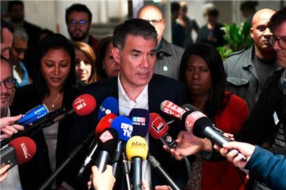 Le premier secrétaire du Parti socialiste français (PS) Olivier Faure s’adresse à la presse 
