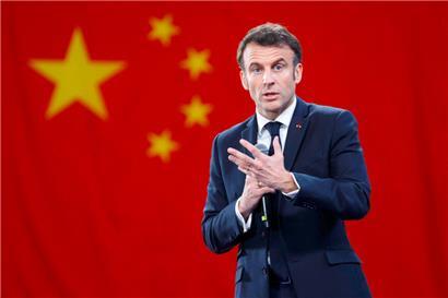 Le président français Emmanuel Macron à l’université Sun Yat-sen à Guangzhou: Ses propos tenus pendant son retour de sa visite d’Etat en Chine sèment l’incompréhension chez les partenaires occidentaux
