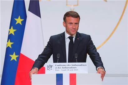 Le président français Emmanuel Macron hier lors de la conférence des ambassadeurs au palais de l’Elysée
