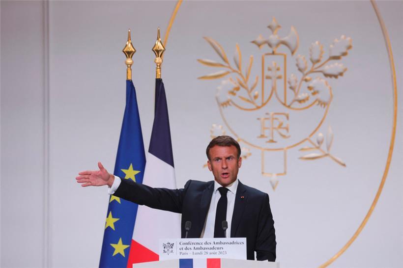 Le président français Emmanuel Macron s’adresse aux ambassadeurs français lors de la conférence des ambassadeurs au palais de l’Elysée à Paris le 28 août 2023
