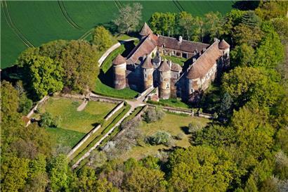 Le Château de Ratilly situé dans le département de l’Yonne
