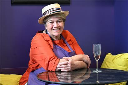 Léa Linster kennt sich mit gutem Essen und Wein aus
