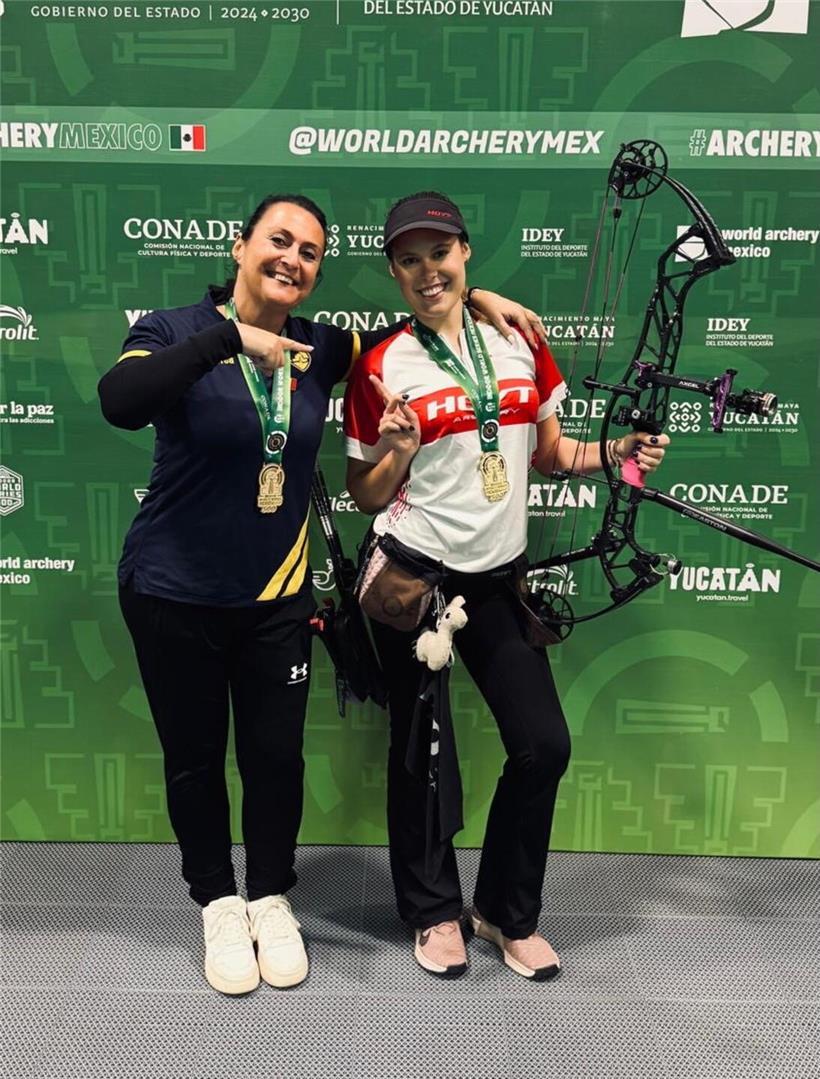 Lea und ihre Mutter feiern Goldmedaillen bei der Indoor World Series 2024 in Mexiko