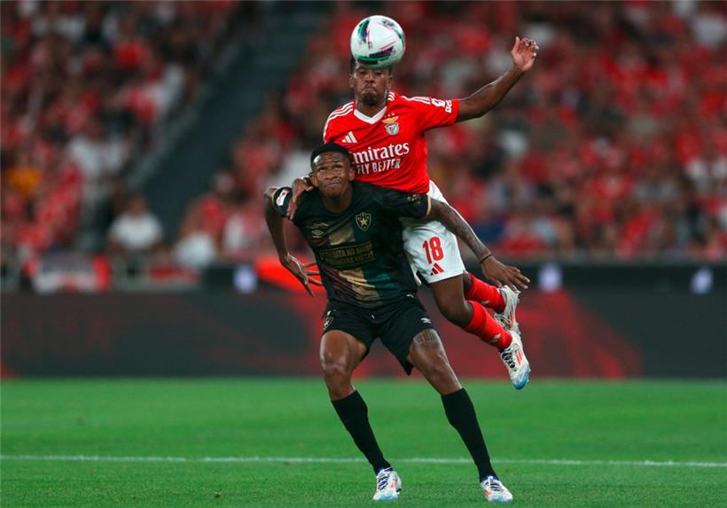 Leandro Barreiro (in Rot) ist mit Benfica für die Champions League qualifiziert
