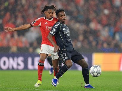 Leandro Barreiro (l.) und Benfica wollen den zweiten Sieg in Folge landen