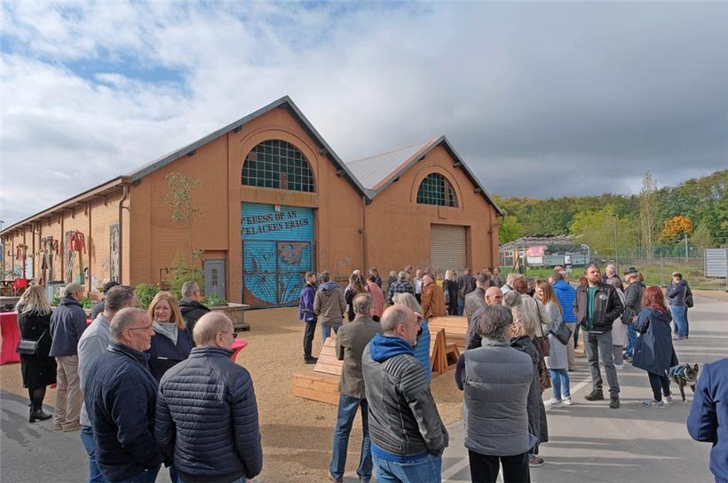 Leben im Viertel „Neischmelz“: Freunde und Familie des Luxemburger Schauspielers und Musikers Thierry van Werveke am Samstag in Düdelingen
