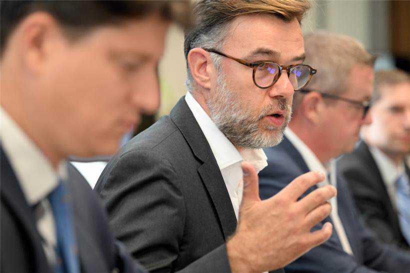 L’économie du partage est une „nécessité“. Elle n’est pas pour autant la „solution miracle“, a expliqué le ministre de l’Économie, Franz Fayot.

