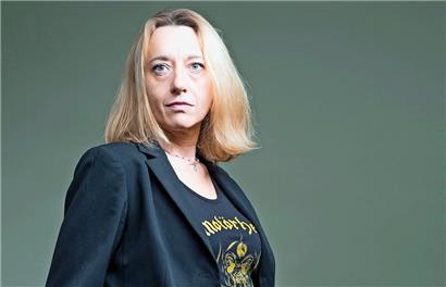 L’écrivaine la plus punk de France publie son premier roman après la magistrale trilogie „Vernon Subutex“
