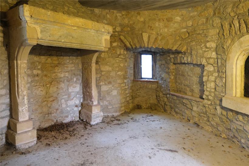 Leerstand schadet jedem Gebäude. Auch dem Inneren des von Victor Hugo gemalten Turms von Schloss Schengen. Seit Jahren soll das Anwesen einem neuen Zweck zugeführt werden. Außer Ankündigungen ist bisher nix gewesen. 
