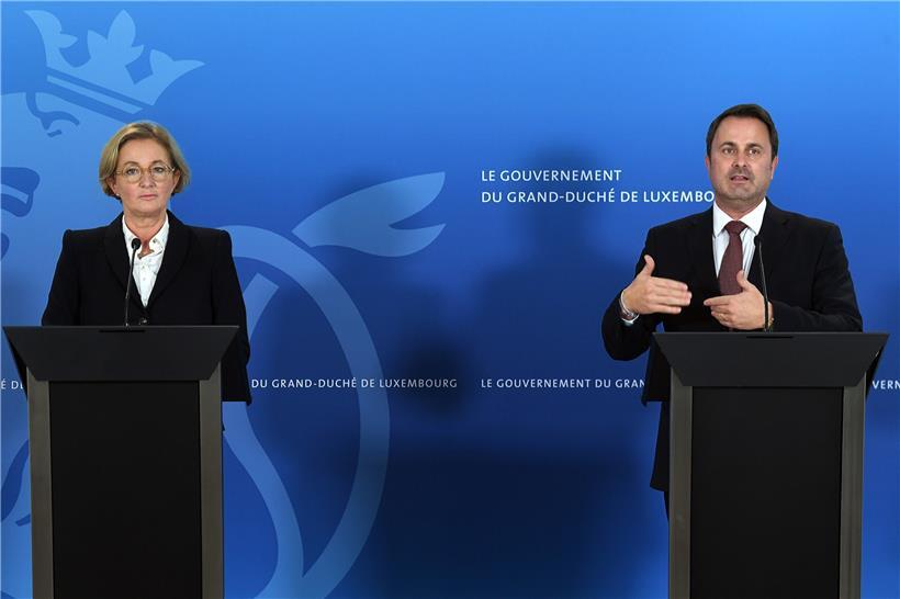 Leicht sei ihnen die Entscheidung einer Ausgangssperre nicht gefallen, so Premier Xavier Bettel und Gesundheitsministerin Paulette Lenert. Die aktuellen Entwicklungen aber hätten ihnen keine Wahl gelassen. 
