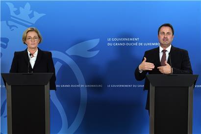 Leicht sei ihnen die Entscheidung einer Ausgangssperre nicht gefallen, so Premier Xavier Bettel und Gesundheitsministerin Paulette Lenert. Die aktuellen Entwicklungen aber hätten ihnen keine Wahl gelassen. 
