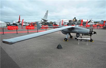 Leistungsschau der Luftfahrt in Farnborough: Kampfjets der Zukunft sollen im Verbund mit Drohnen operieren
