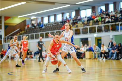 Lena Mersch (in Rot) darf sich nach mehreren Jahren in Österreich auf ihr erstes Pokalfinale freuen
