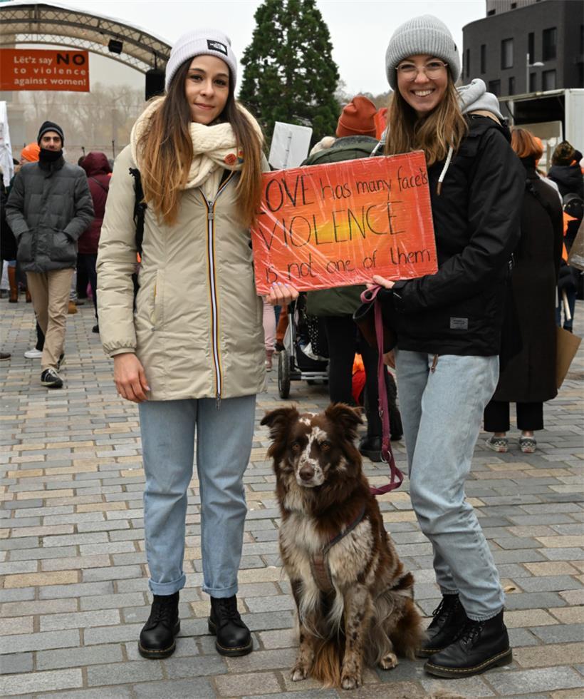 Lena Vandivinit und Lexi Frieden
