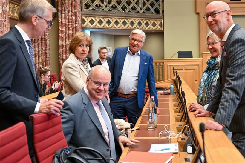 Léon Gloden, Diane Adehm, Marc Spautz, Laurent Mosar, Martine Hansen und Gilles Baum im Juni 2024 in der Abgeordnetenkammer
