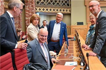 Léon Gloden, Diane Adehm, Marc Spautz, Laurent Mosar, Martine Hansen und Gilles Baum im Juni 2024 in der Abgeordnetenkammer

