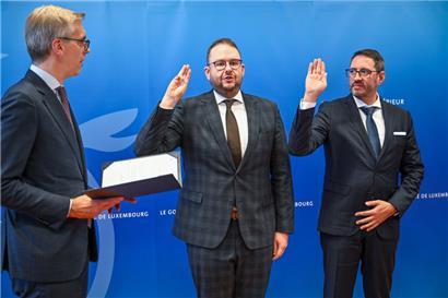Léon Gloden und die Escher Christian Weis (M.) und Bruno Cavaleiro (r.)
