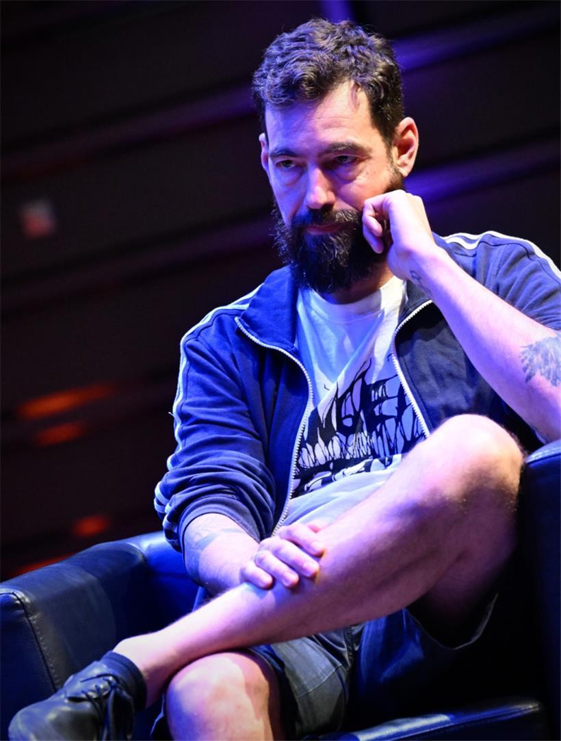 Les intervenants de la table ronde: l’artiste Serge Ecker …
