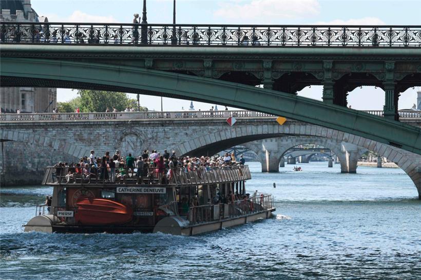 Les organisateurs des Jeux olympiques prévoient un défilé sur la Seine composé de 162 bateaux découverts transportant les délégations
