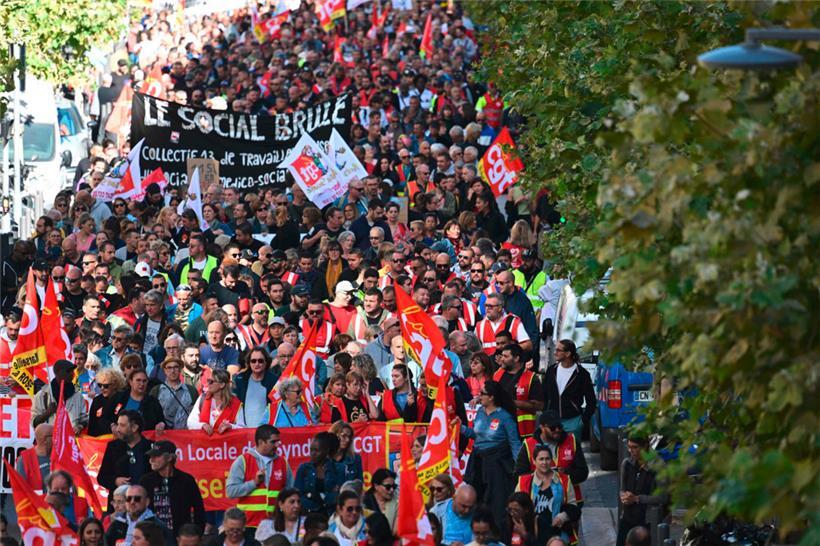 Les syndicats ont manifesté hier dans plusieurs villes en France, comme ici à Marseille, pour le renforcement du pouvoir d’achat
